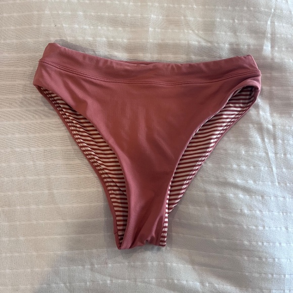 Salty Crew Mauve Bikini - Picture 8 of 8